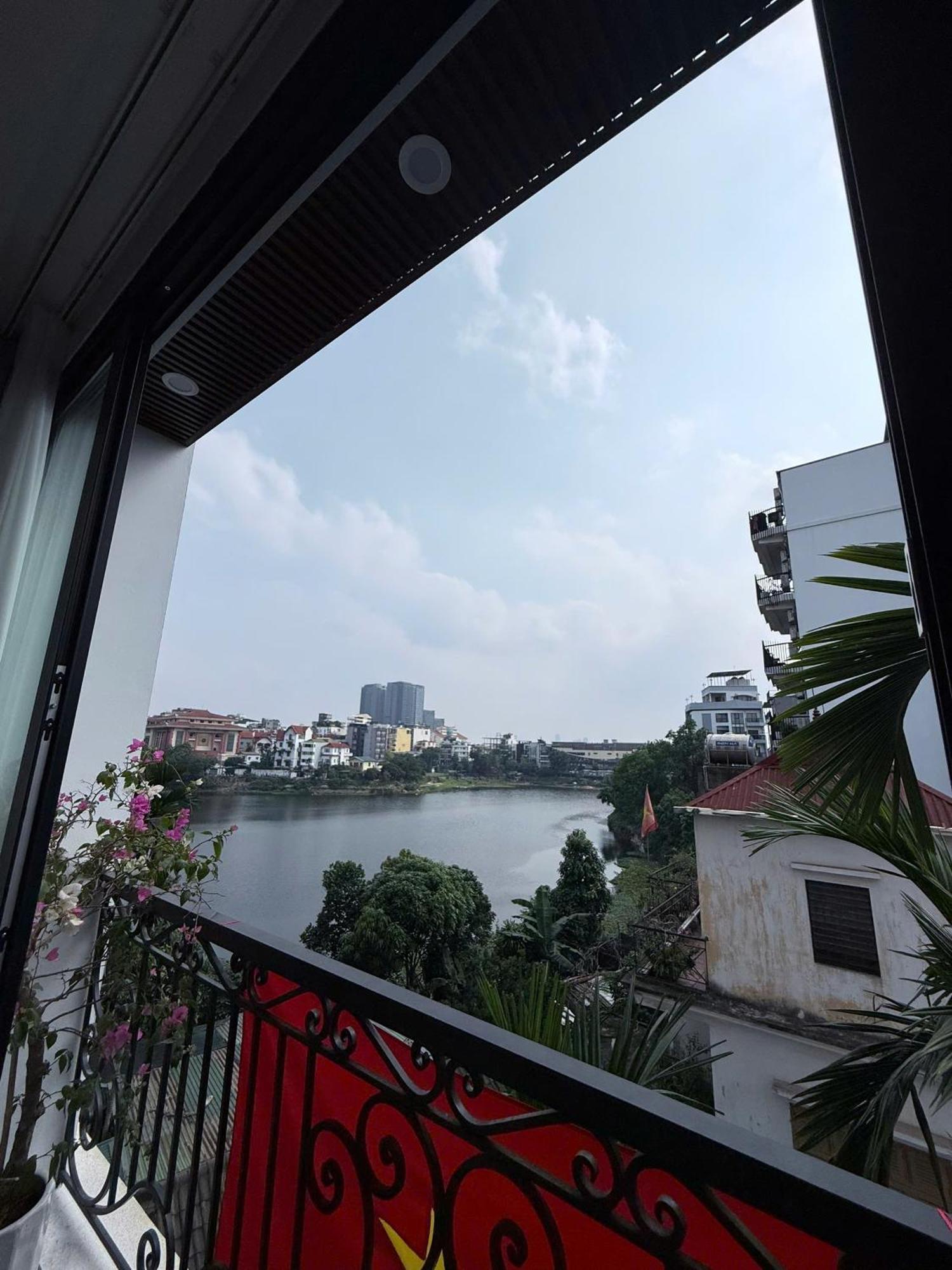 Crescendo Stylist Lakeview Hà Nội